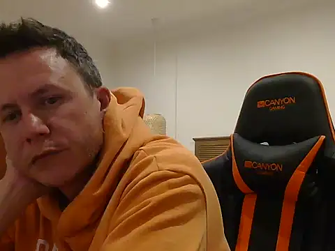 Snapshot of TroyDieselXXX chatting on 01.13.26 TroyDieselXXX online show from 01.13.26