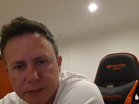 Snapshot of TroyDieselXXX chatting on 01.15.26 TroyDieselXXX online show from 01.15.26