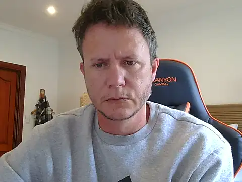 Snapshot of TroyDieselXXX chatting on 02.01.26 TroyDieselXXX online show from 02.01.26