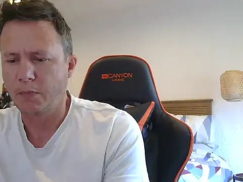 Snapshot of TroyDieselXXX chatting on 02.12.26 TroyDieselXXX online show from 02.12.26