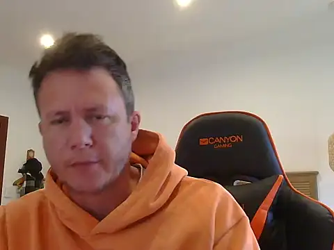 Snapshot of TroyDieselXXX chatting on 03.04.26 TroyDieselXXX online show from 03.04.26