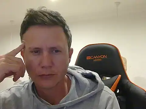 Snapshot of TroyDieselXXX chatting on 05.01.26 TroyDieselXXX online show from 05.01.26