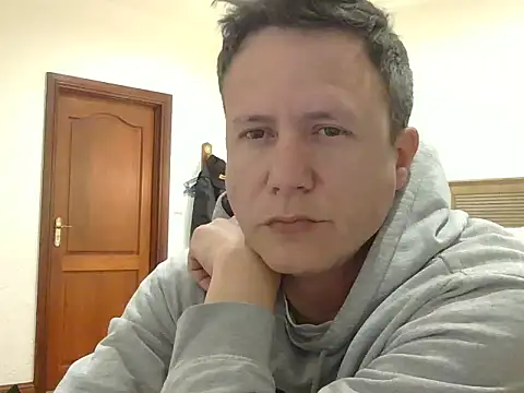 Snapshot of TroyDieselXXX chatting on 05.31.26 TroyDieselXXX online show from 05.31.26