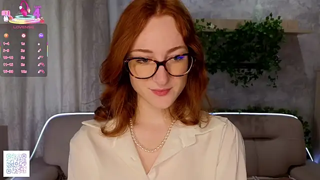 Snapshot of VeronaHascall chatting on 09.17.25 VeronaHascall online show from 09.17.25