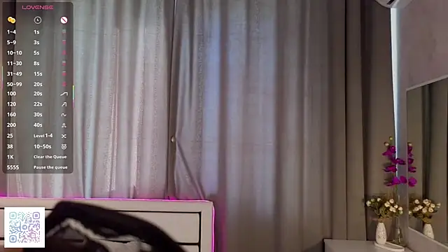 Snapshot of VeronaHascall chatting on 10.02.25 VeronaHascall online show from 10.02.25