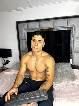 MR MUSCLE online show from 10.30.25