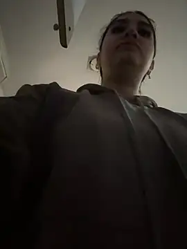 Snapshot of JasmineRhodes chatting on 05.06.26 JasmineRhodes online show from 05.06.26