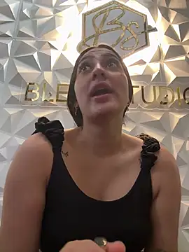 Snapshot of JasmineRhodes chatting on 05.16.26 JasmineRhodes online show from 05.16.26