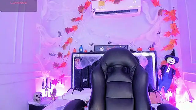 SwettRenata  online show from 10.31.25