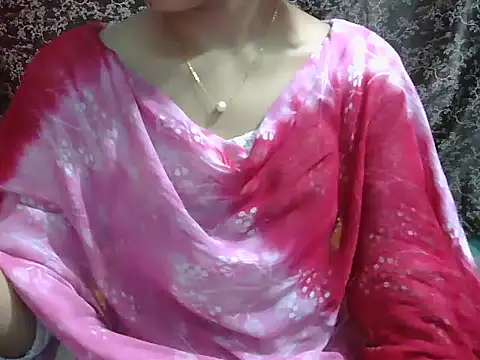 Snapshot of lovely_soniya chatting on 06.26.26 lovely soniya online show from 06.26.26