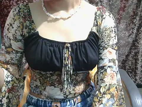 Snapshot of lovely_soniya chatting on 07.28.26 lovely soniya online show from 07.28.26
