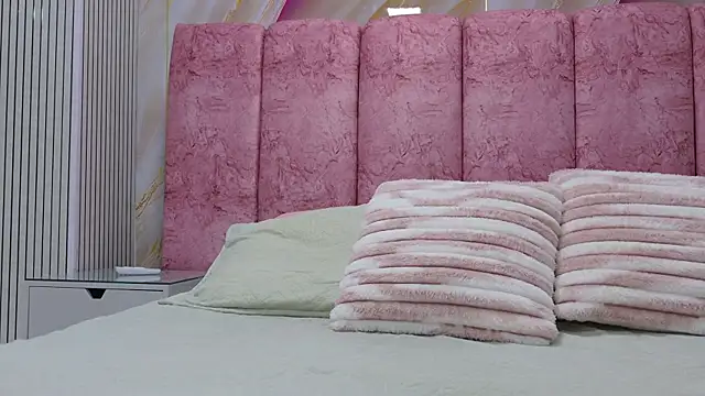 emmacurvy online show from 03.29.26