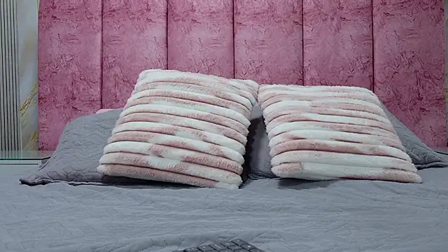 emmacurvy online show from 03.30.26