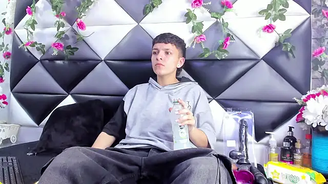 Megan Thompson  online show from 11.27.25