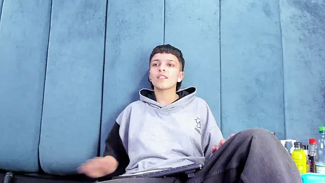 Megan Thompson  online show from 03.08.26