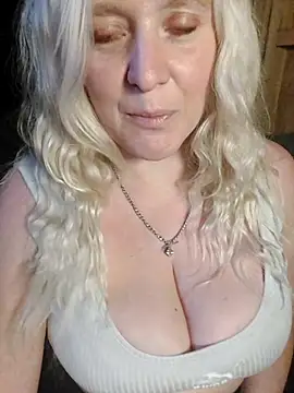 Bouncy-Bella28X online show from 10.08.25