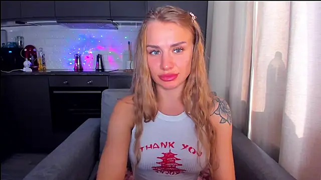 Snapshot of MashaFromRussia__ chatting on 09.14.25 MashaFromRussia online show from 09.14.25