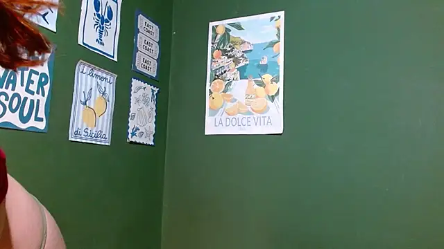 Roxiehood online show from 12.14.25