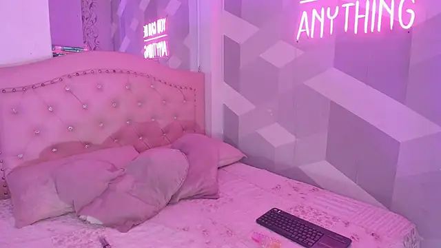 Snapshot of BiancaShermann chatting on 02.03.26 BiancaShermann online show from 02.03.26