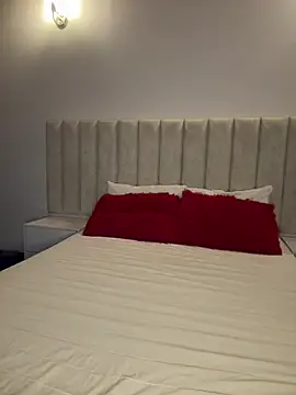 Mia Roswell online show from 04.01.26