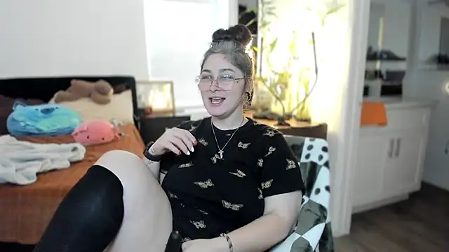 Alix Valentine online show from 12.03.25