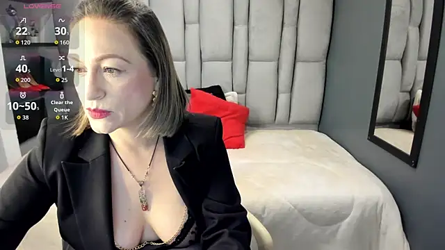 Snapshot of Charlot_milf chatting on 05.20.26 Charlot milf online show from 05.20.26