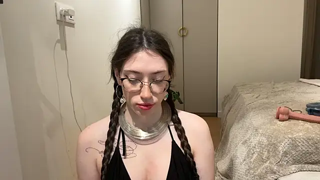 Kelly Berry   online show from 03.29.26