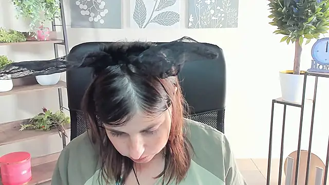 Snapshot of MartaEdams chatting on 09.25.25 MartaEdams online show from 09.25.25