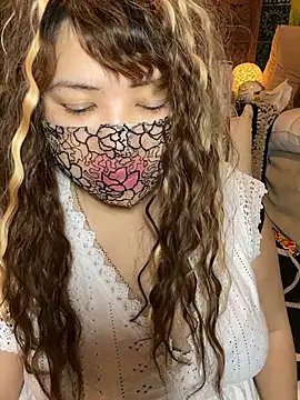 Snapshot of xoxLILxMELOxox chatting on 10.03.25 xoxLILxMELOxox online show from 10.03.25