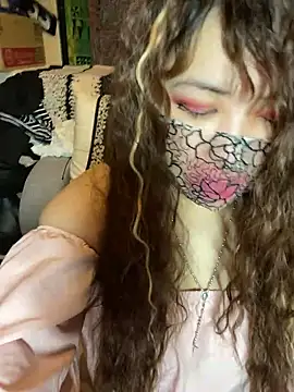 Snapshot of xoxLILxMELOxox chatting on 10.13.25 xoxLILxMELOxox online show from 10.13.25