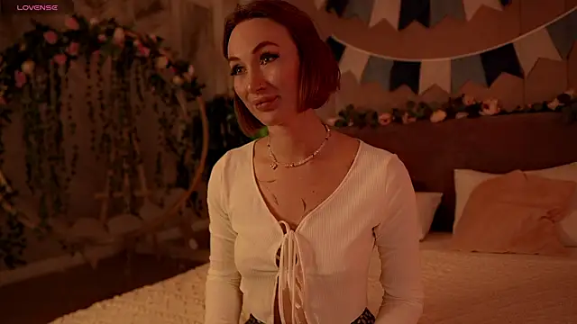 Snapshot of Serena_Waldarf chatting on 09.30.25 Serena Waldarf online show from 09.30.25