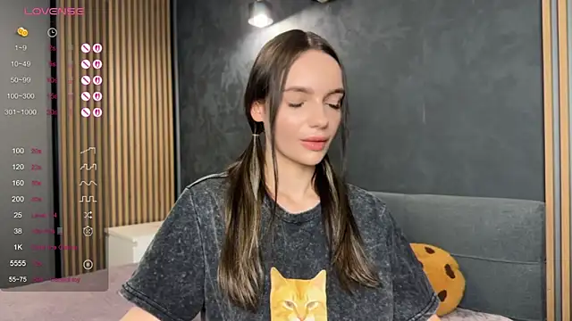 Snapshot of litlle_angelll chatting on 04.19.26 litlle angelll online show from 04.19.26