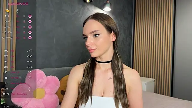 Snapshot of litlle_angelll chatting on 05.31.26 litlle angelll online show from 05.31.26