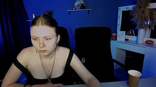Snapshot of foxy_tease_ chatting on 09.21.25 foxy tease  online show from 09.21.25