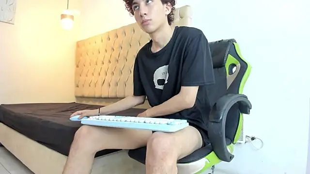 Darkknightx01 online show from 03.29.26