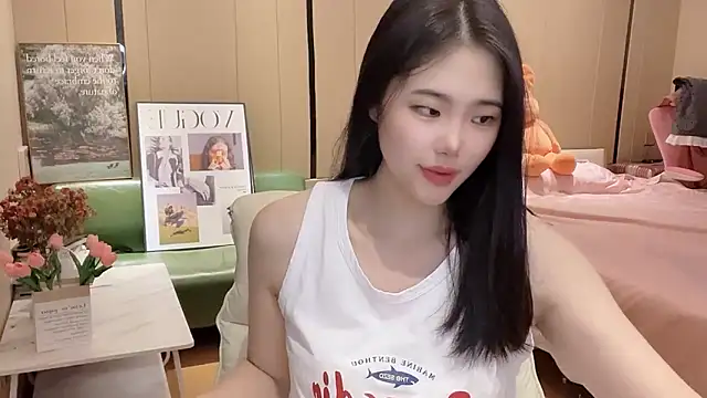 Snapshot of suki-1 chatting on 09.17.25 suki-1 online show from 09.17.25
