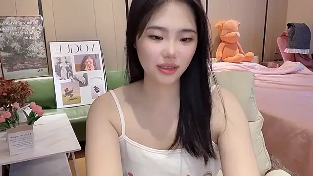 Snapshot of suki-1 chatting on 09.18.25 suki-1 online show from 09.18.25