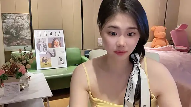 Snapshot of suki-1 chatting on 10.14.25 suki-1 online show from 10.14.25