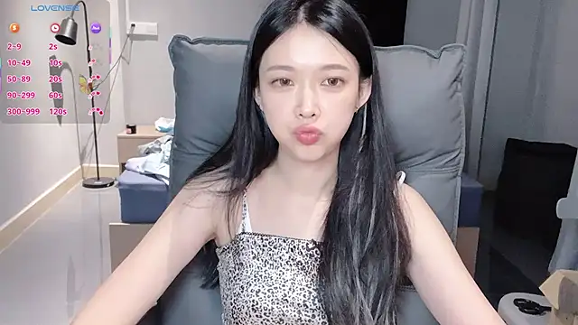 NiNi-baby520 online show from 11.15.25