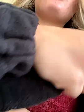 Snapshot of StephanieMur chatting on 09.14.25 StephanieMur online show from 09.14.25