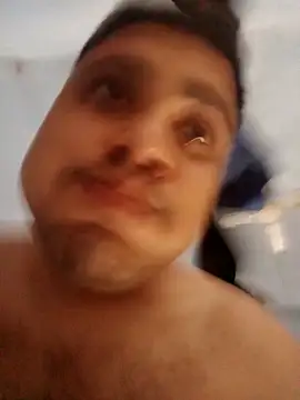 Desirock001 online show from 04.25.26