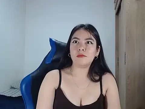 Snapshot of EloiseJun chatting on 09.27.25 EloiseJun online show from 09.27.25