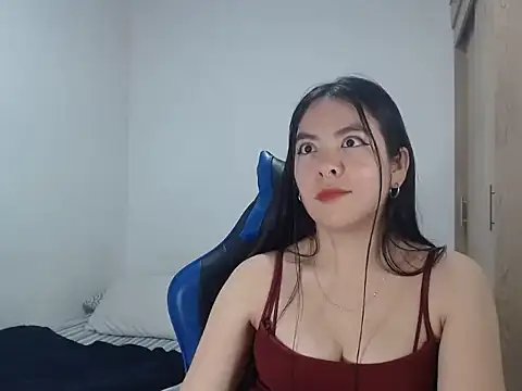 Snapshot of EloiseJun chatting on 09.30.25 EloiseJun online show from 09.30.25