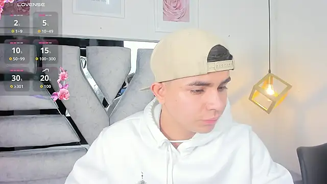 lianfox  online show from 11.01.25