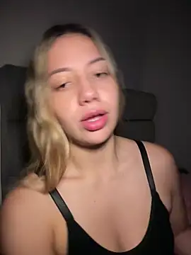 MissCat  online show from 12.14.25