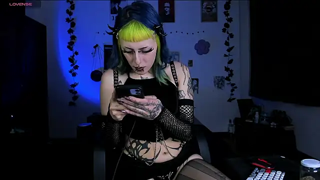 kattusauruss online show from 02.14.26