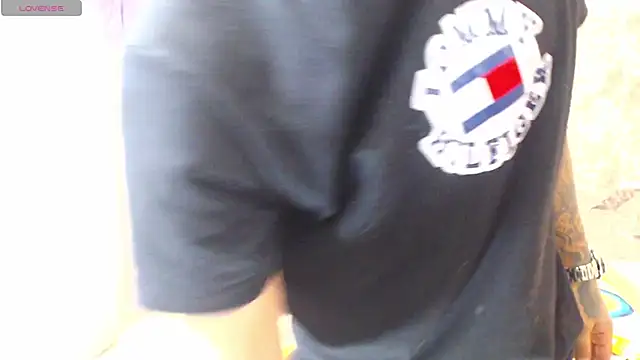 Snapshot of daniquintero03 chatting on 10.03.25 daniquintero03 online show from 10.03.25