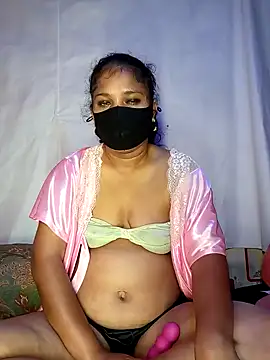 LushVamp online show from 12.18.25