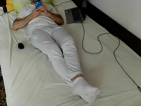 Snapshot of bul_boy chatting on 04.20.26 bul boy online show from 04.20.26