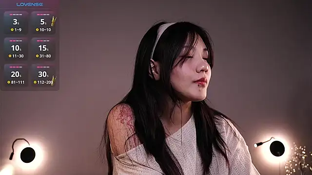 Snapshot of MoiraEger chatting on 03.06.26 MoiraEger online show from 03.06.26